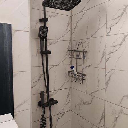 Garsoniera G3 Apartment Крайова Екстериор снимка