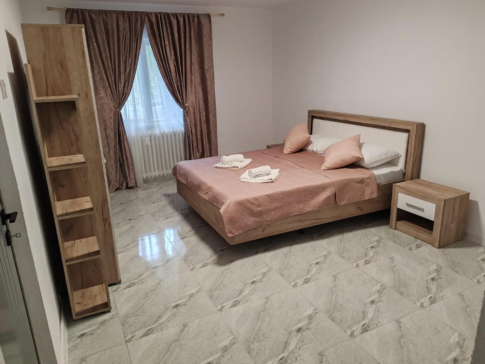Garsoniera G3 Apartment Крайова Екстериор снимка