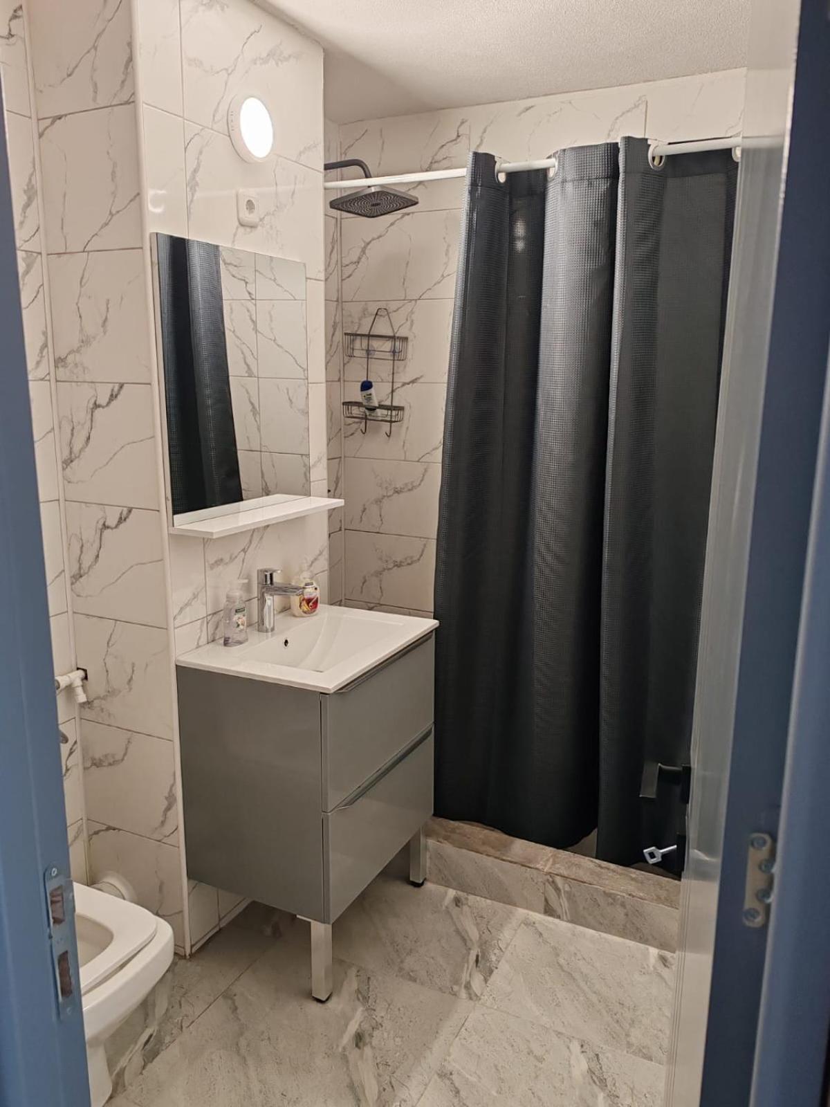 Garsoniera G3 Apartment Крайова Екстериор снимка