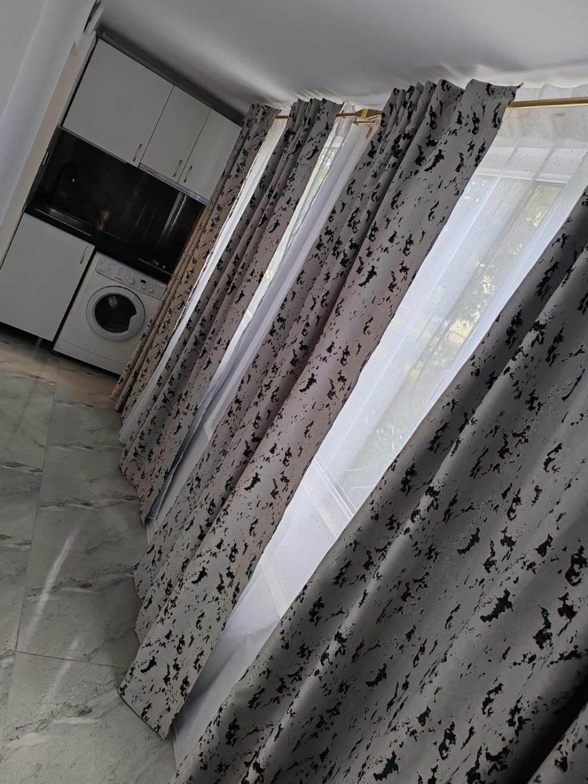 Garsoniera G3 Apartment Крайова Екстериор снимка