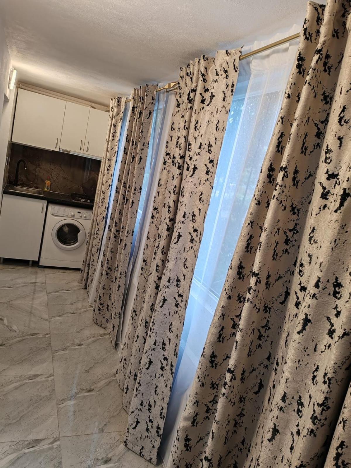 Garsoniera G3 Apartment Крайова Екстериор снимка